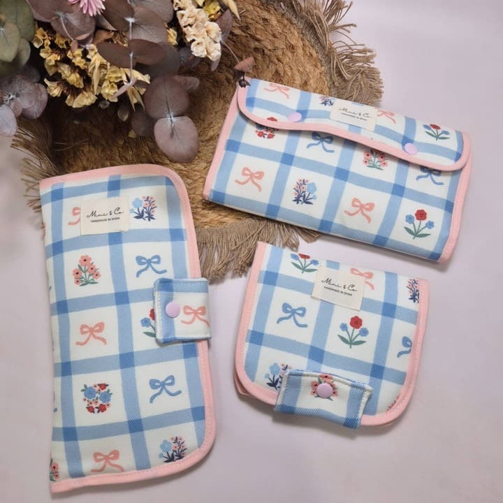 Neceser de higiene cuadros azules