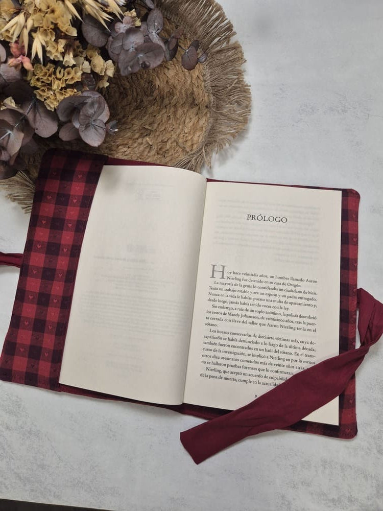 Funda de libro vichy corazones