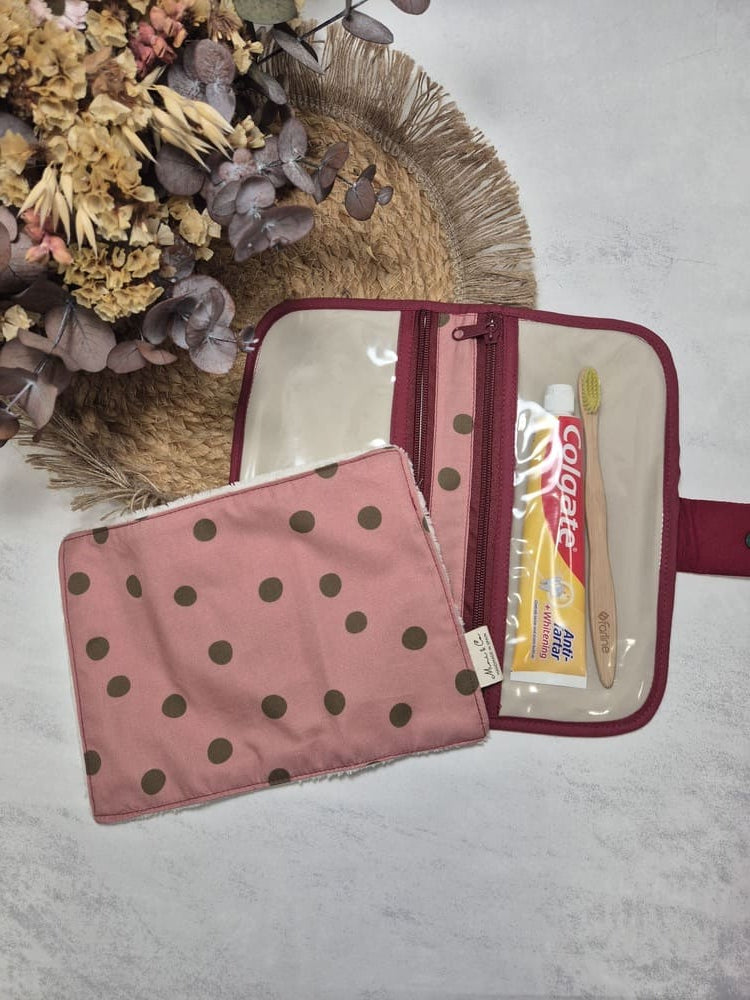 Neceser de higiene dots
