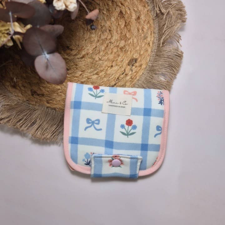 Mini care cuadros azules